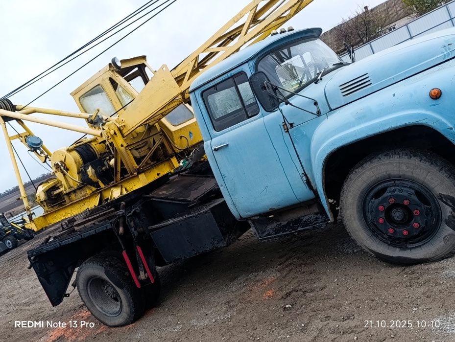 Автокран ЗІЛ робочому стані