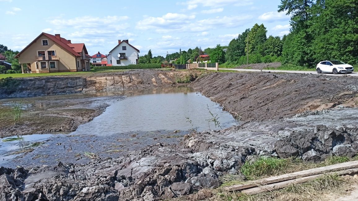 Kopanie i odmulanie stawów – koparką z długim ramieniem(long reach)