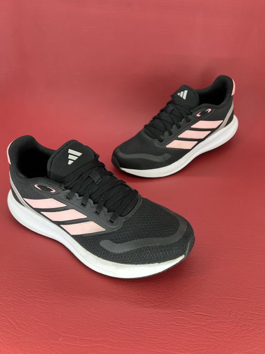 Кросівки для бігу 38.5р. Adidas Runfalcon 5