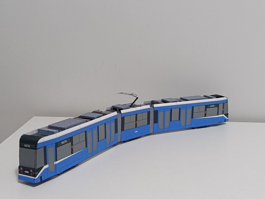 Bombardier NGT6-2 nowe malowanie MPK Kraków sklejony  Model kartonowy