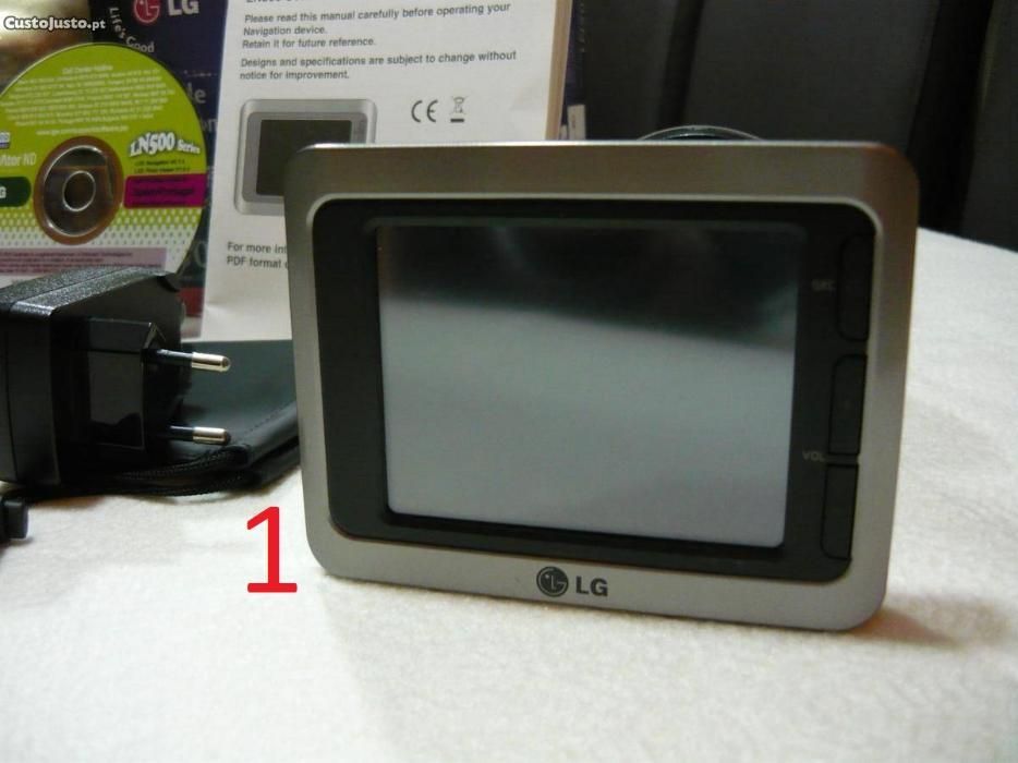 Conjunto de 2 Navegadores GPS - LG LN500