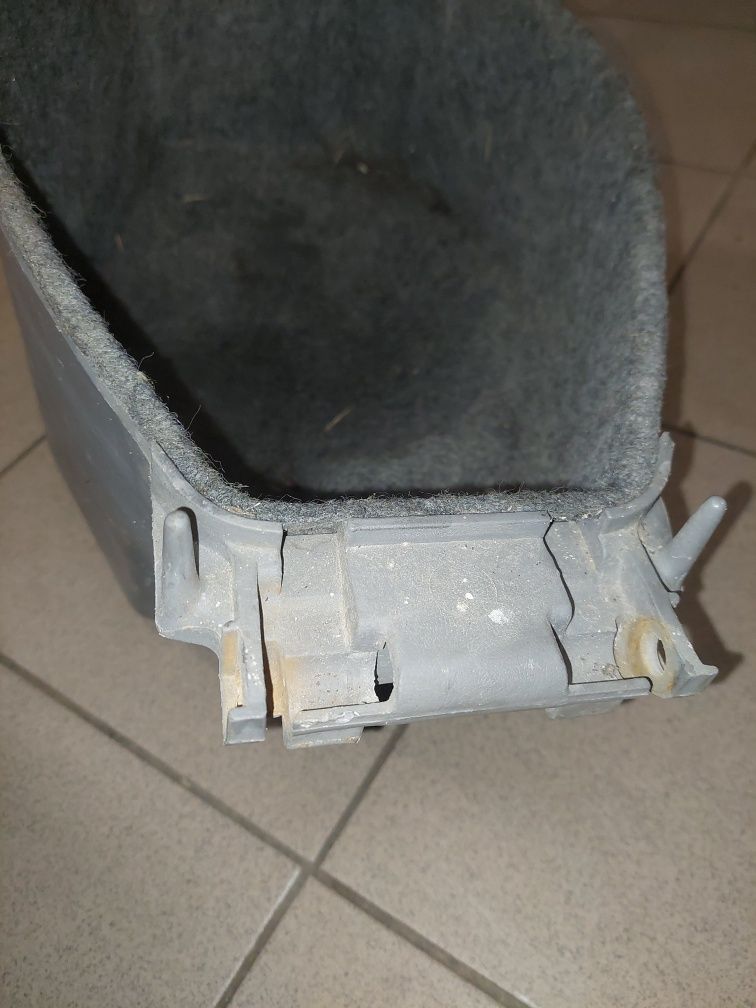 Schowek narzędziowy skuter 125 Yamaha
