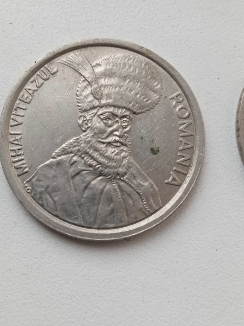 Монета.  100 LEI