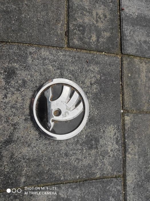 Logo znaczek Emblemat przód Skoda Superb III 3 oryginał