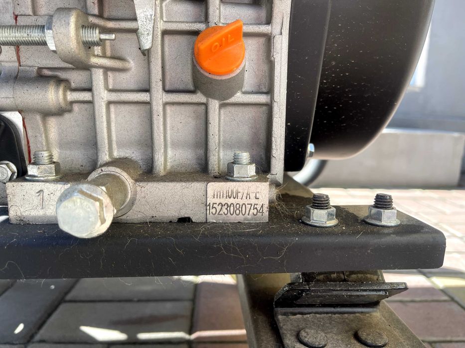 Дизельный генератор 8 кВт однофазный YH11000AE MAST GROUP