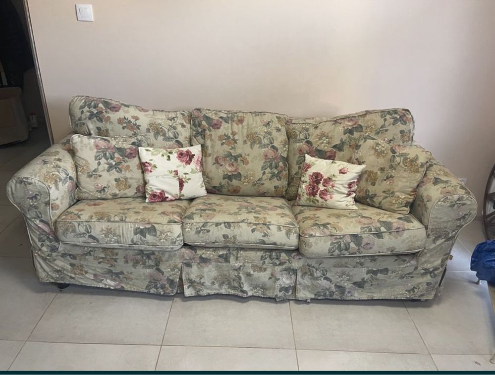 Sofa rozkładana 3- osobowa, fotel i podnóżek
