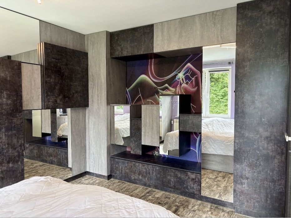 Meble, szafki nocne, szuflady, stoliki nocne, fronty z lustrami, blum