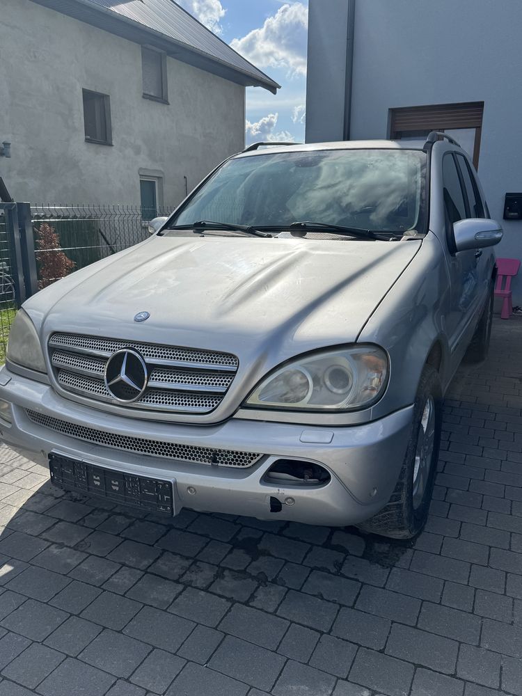 Mercedes ML 270 na części