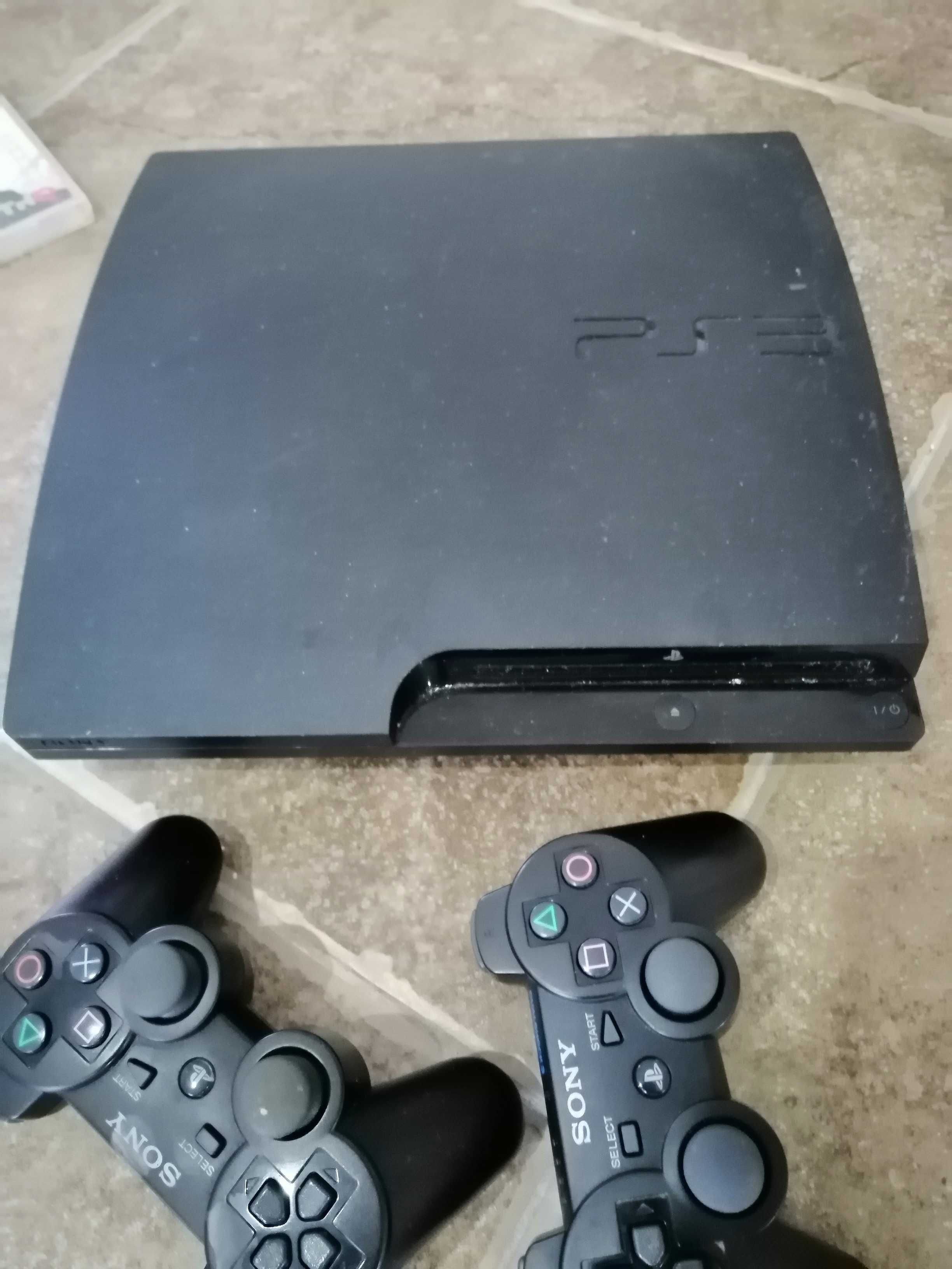 Playstation 3 com comandos e jogos