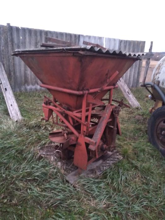 Розкидач добрив