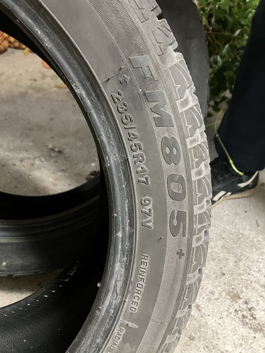 Opony zimowe 235/45/17