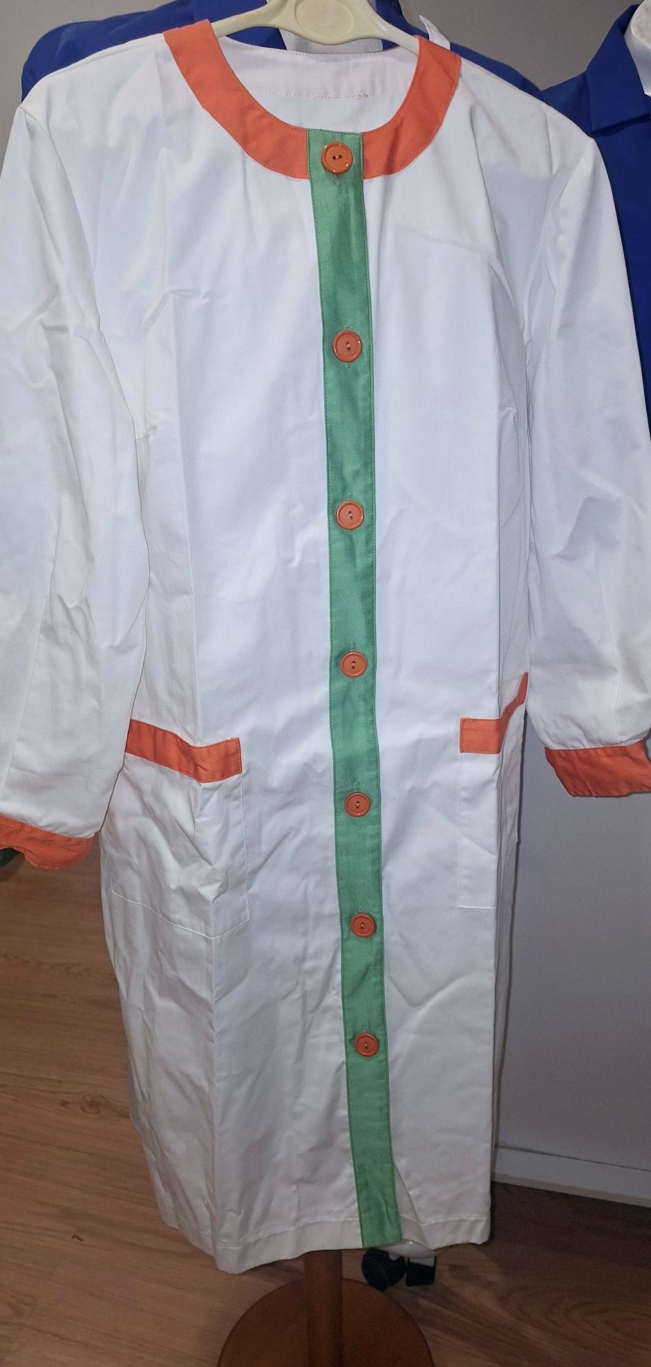 Saldos 2025 - Uniformes profissionais, camisas, batas, calças