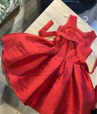 Czerwona rozkloszowana sukienka wieczorowa