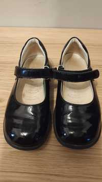 Eleganckie buciki lakierowane czarne dla dziewczynki 25