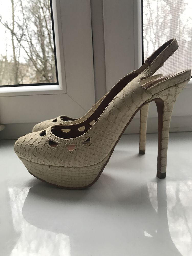 Buty szpilki kremowe skóra zara 37