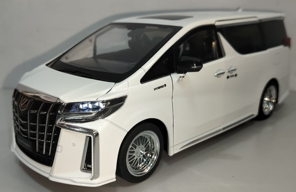 Toyota ALPHARD Executive Lounge модель 1:18 автоматические двери Звук