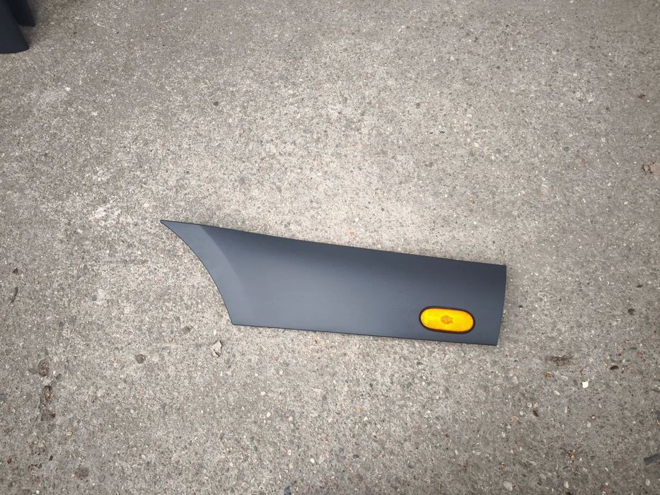 Listwa boczna tył A9106906300 Mercedes-Benz Sprinter 907 910