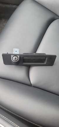 Кнопка кришки багажника з камерою заднього виду Tesla Model 3 2022