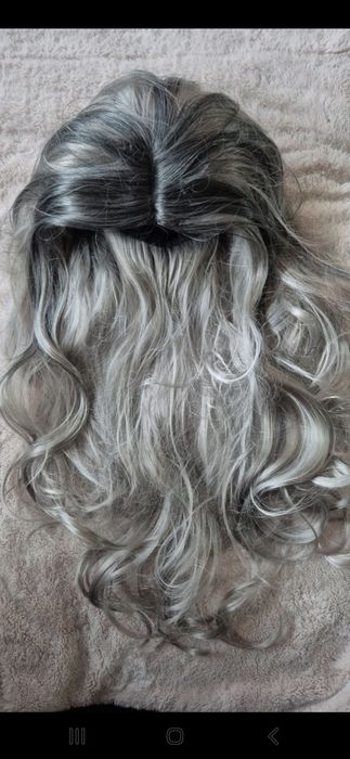 Nowa peruka siwe włosy