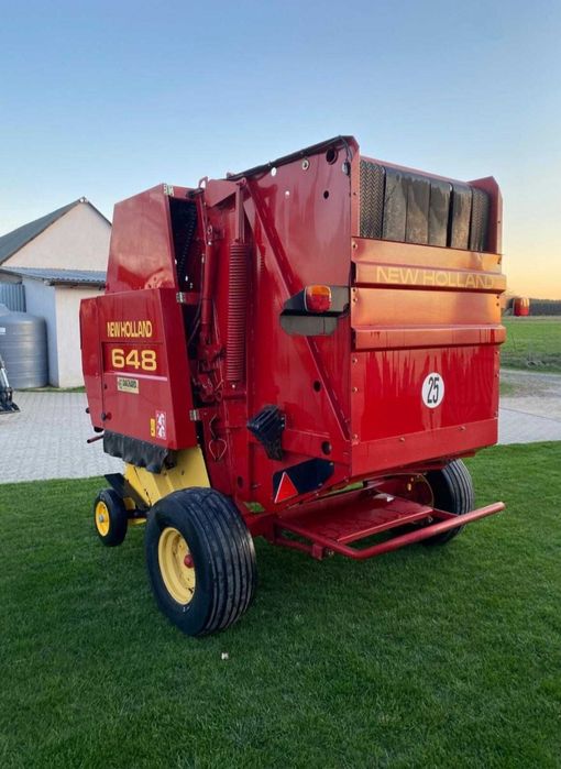 Prasa New Holland 648