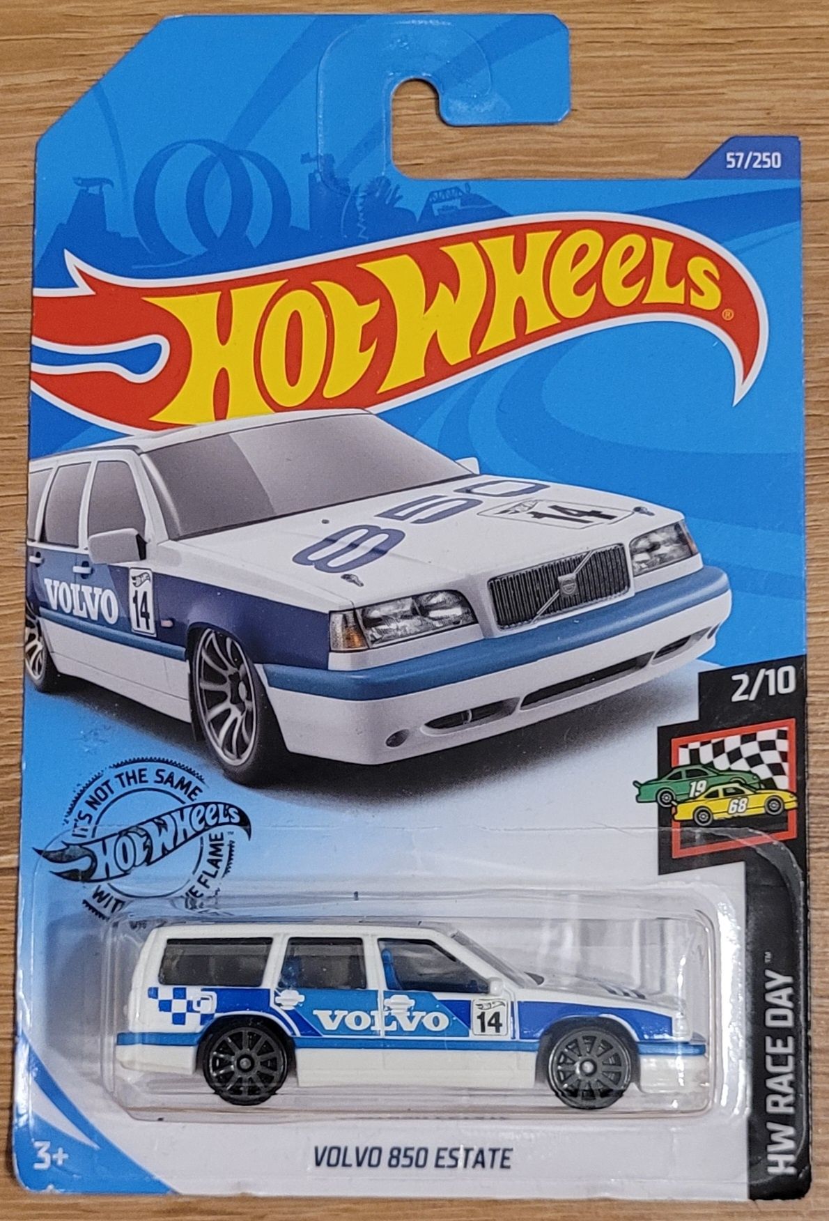 Volvo 850 Estate białe Hot Wheels