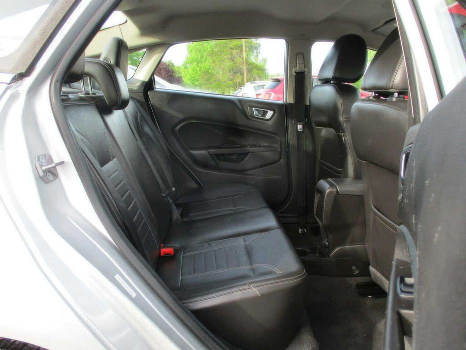 Ford Fiesta Titanium      2015