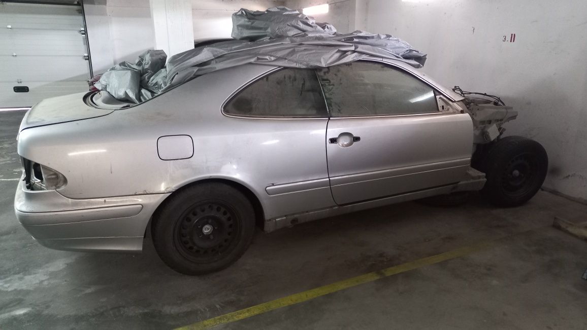Mercedes-Benz CLK 320 W208 Para peças