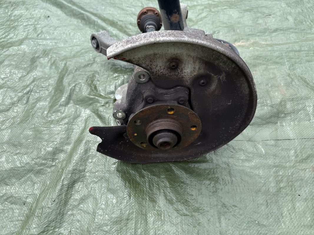 Audi A4 B8 A5/8t 3.2 Fsi V6 Quttro Zwrotnica Tylna Noga Piasta Lewa
