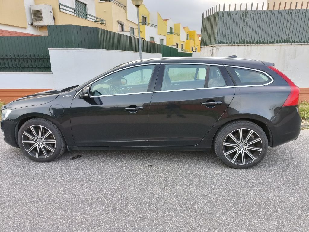 Volvo V60 D6 2.4 HYBRID PLUG IN