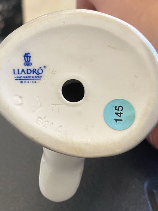 Фарфоровая статуэтка Lladró «Маленькая утка, смотрящая вверх» №4552