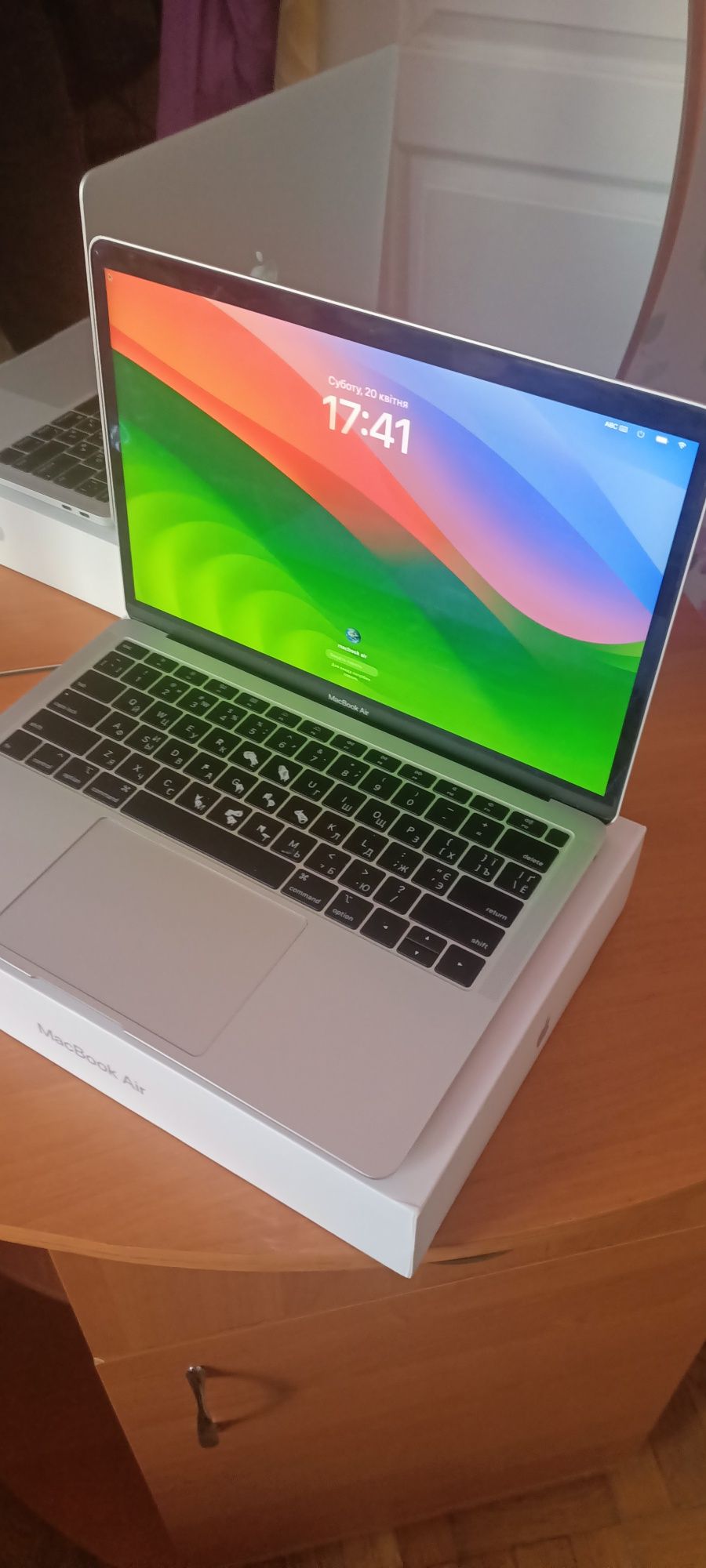 MacBook Air 2018 Retina 13.3 silver i5 1.6/3.6 Ghz,  16gb ram, 512gb s