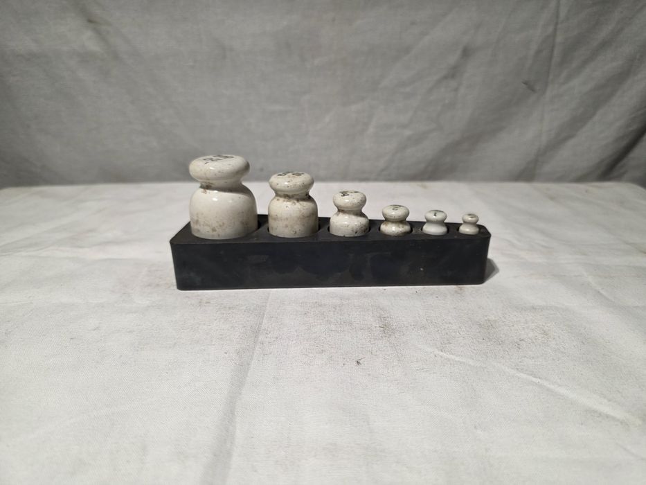 Zestaw odważników porcelanowych w etui 1/2-20dkg