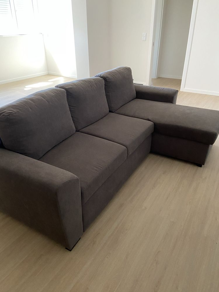 Sofa com chaise longue