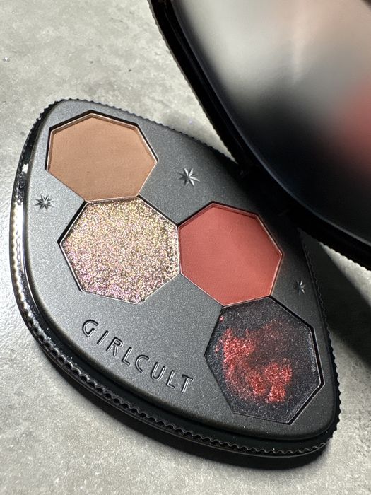 Girlcult paleta cieni do powiek Like Fire