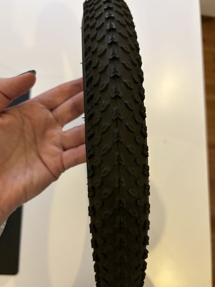 Pneu Wanda King 16x2.125 para bicicleta