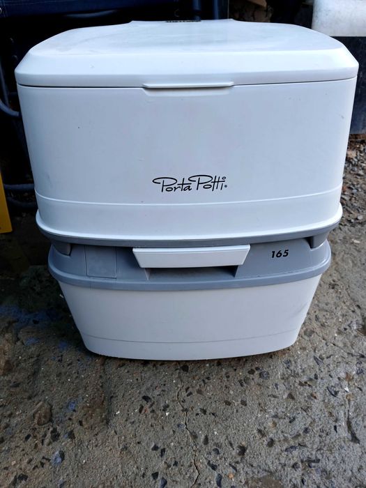 Porta Potti The Ford