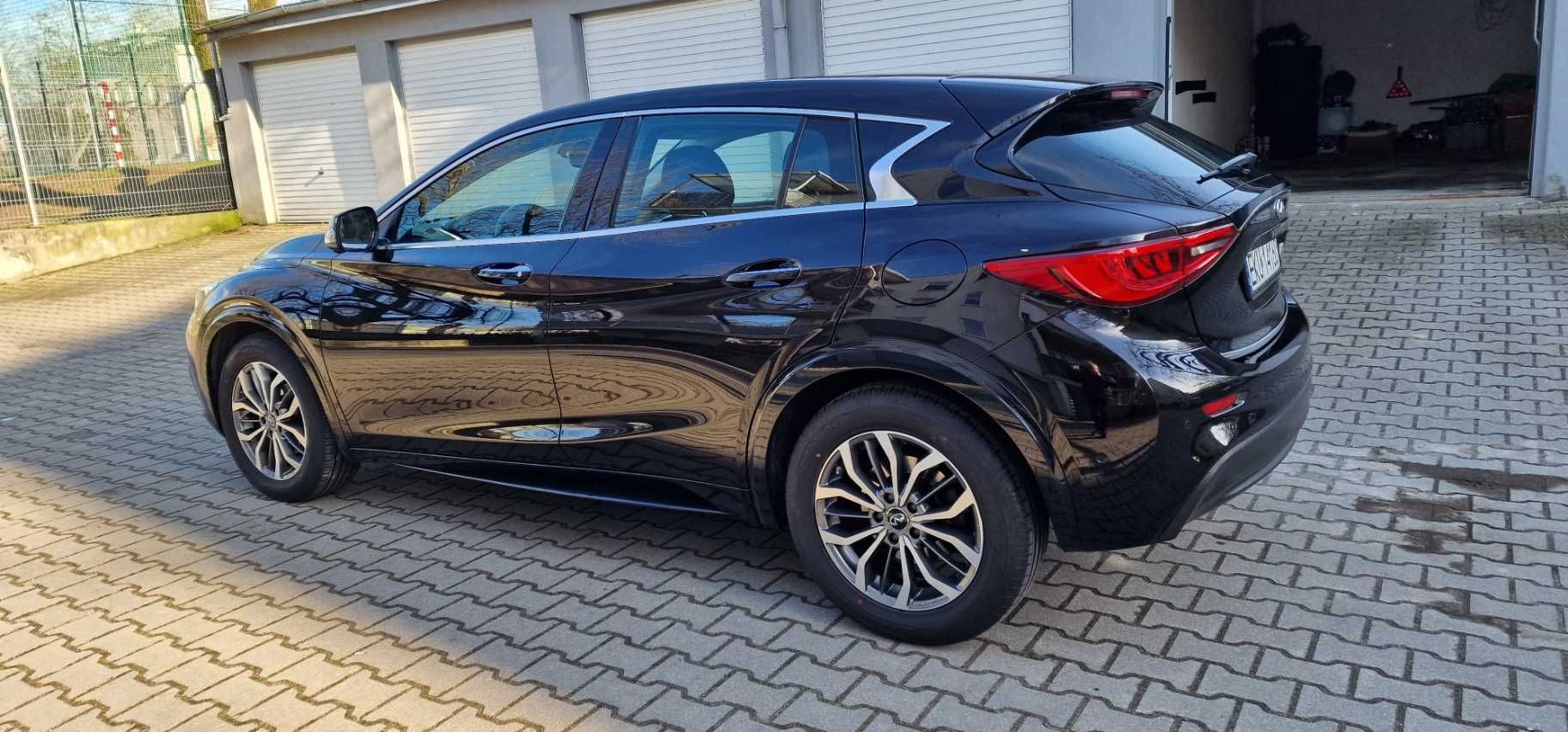 INFINITI Q30 Biznes 1,6 benzyna