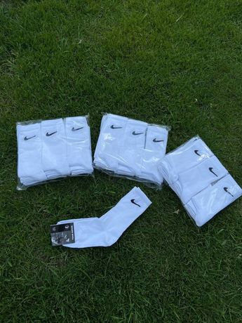 Носки Nike белые

1 пара - 30 грн 
Опт - дроп от 24 пар 

Размеры: