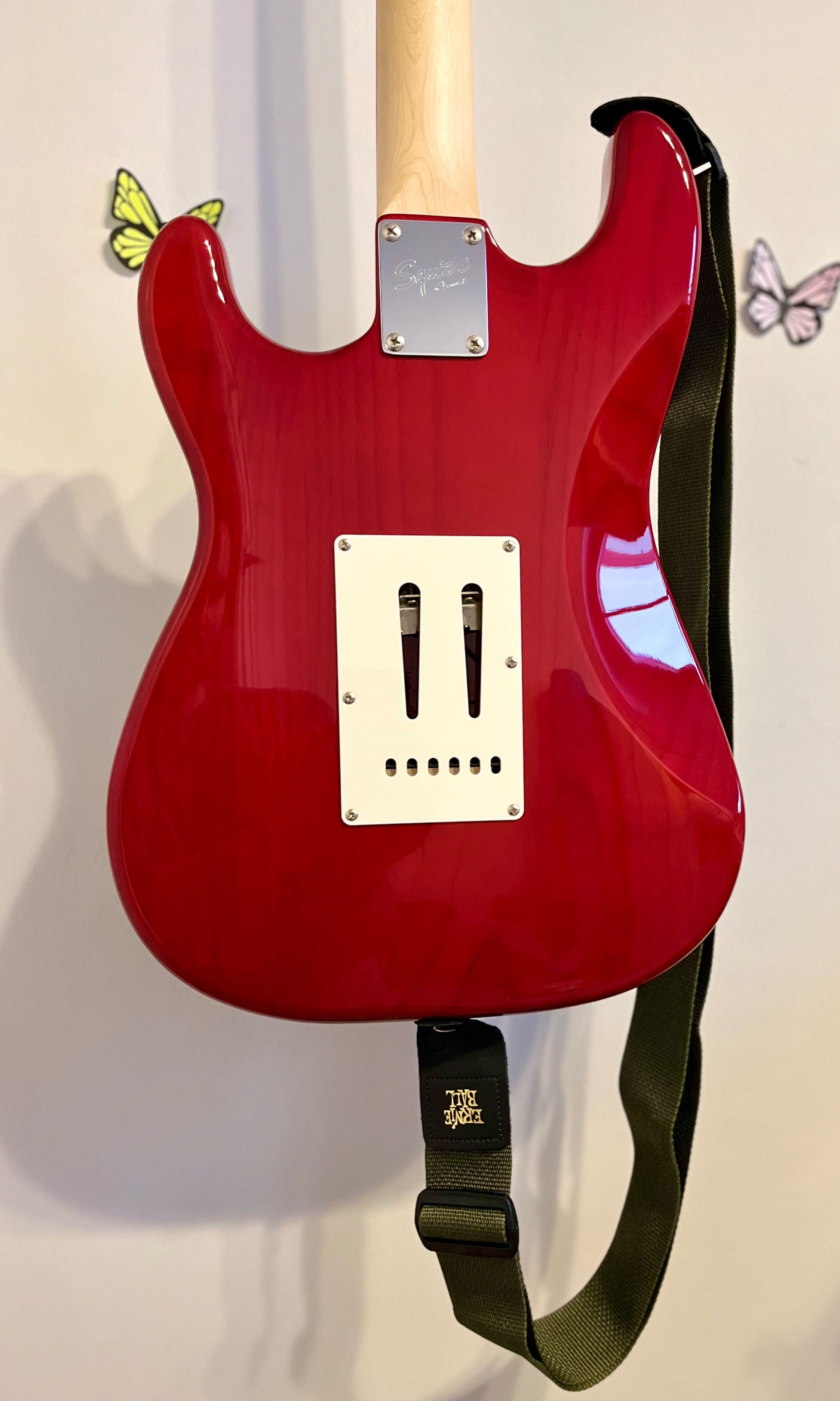 Gitara elektryczna Squier by Fender Stratocaster Standard + dodatki