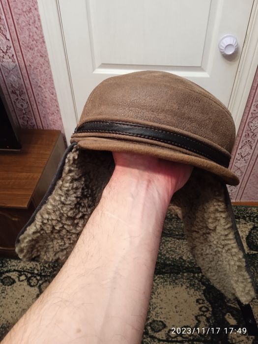 Зимова шапка з виворотом кожа