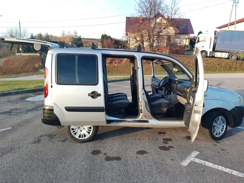 Fiat Doblo 1.3 MJ • 7 os • Hak • Relingi • Oszczędny i praktyczny