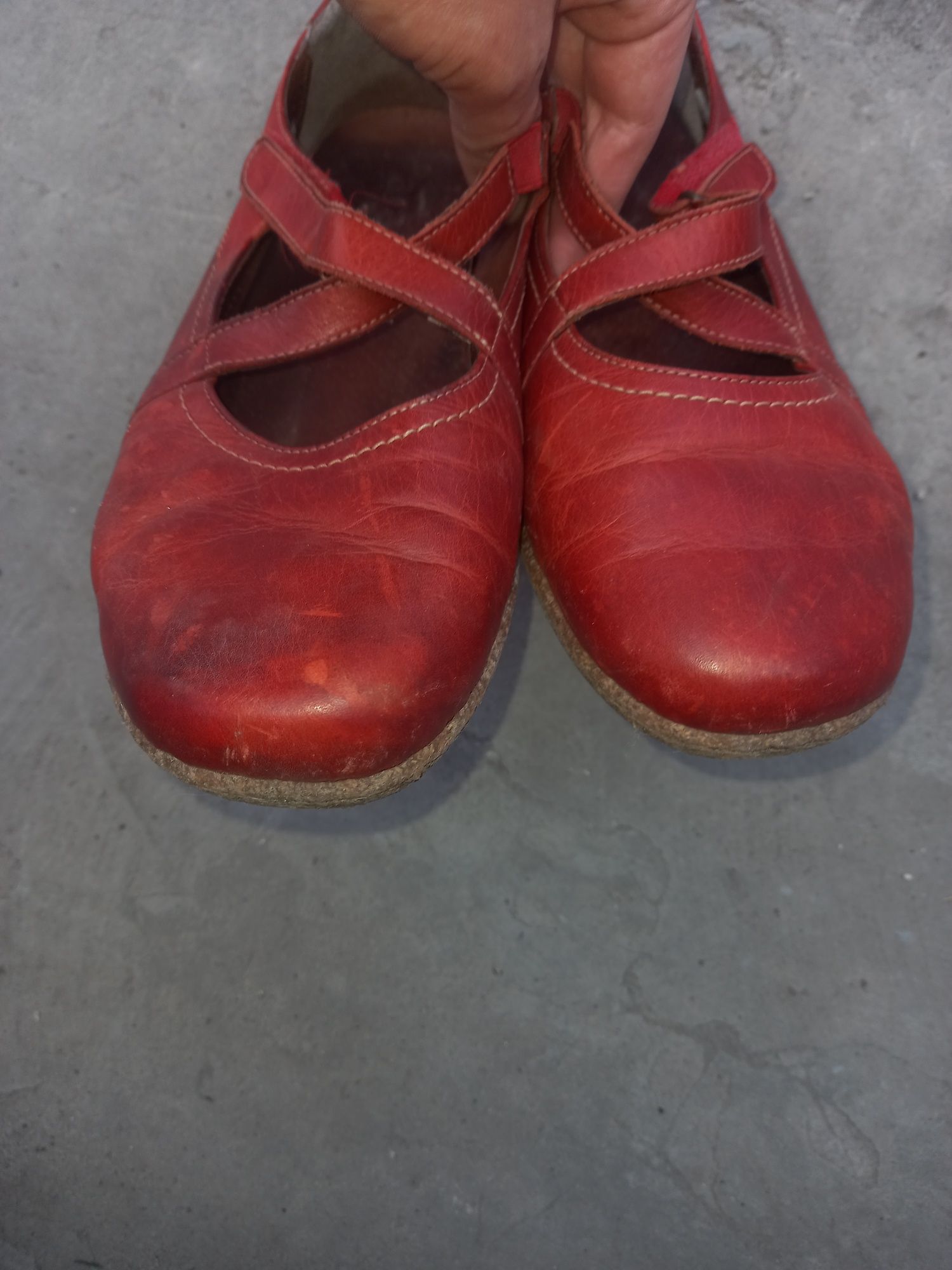 Туфлі червоні 42