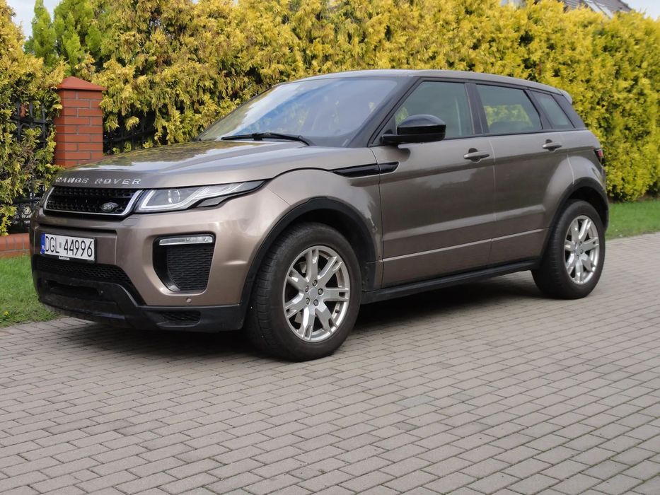 Land Rover Range Rover Evoque oferuję eleganckiego Range Rover Evoque z 2016 roku.