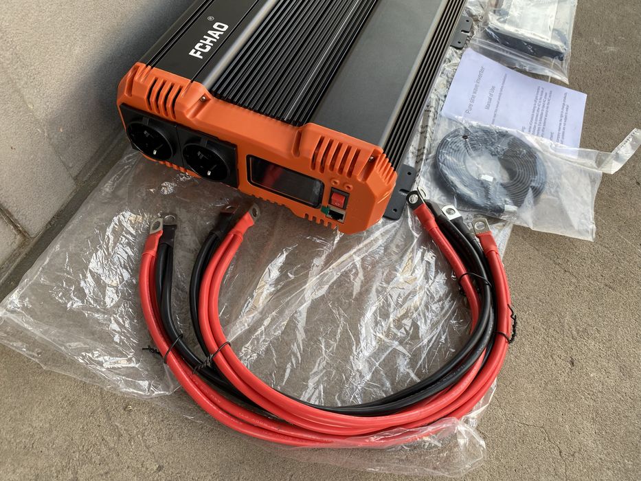 Продам інвертор перетворювач напруги 12v на 220v FCHAO 3000/6000