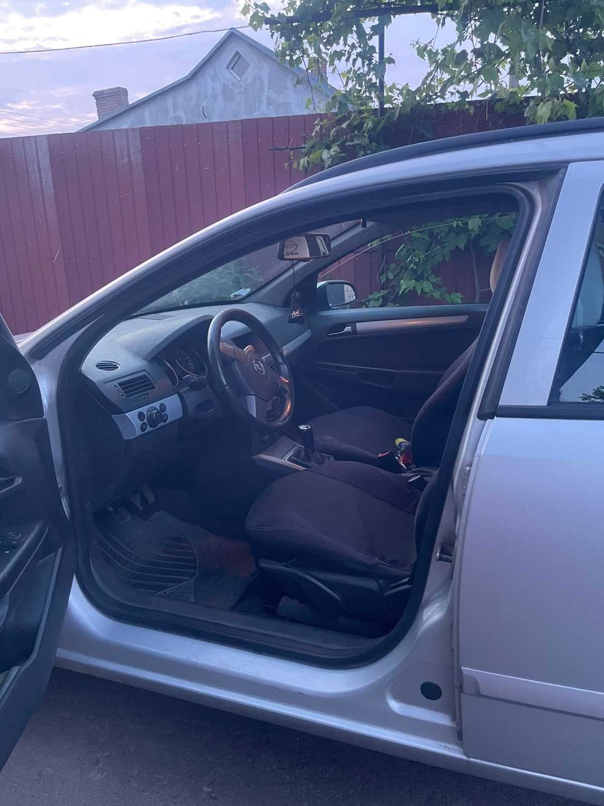Авто Opel Astra H