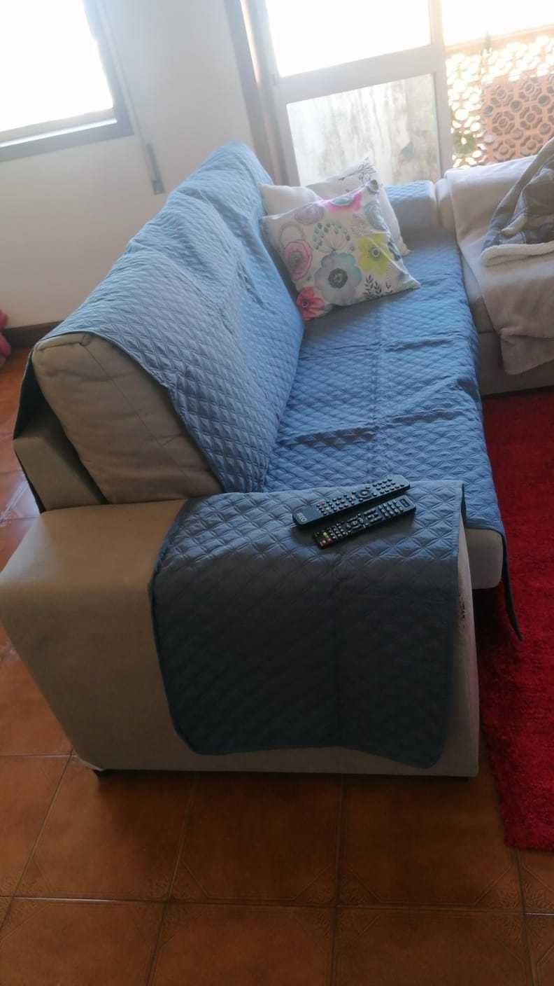 Sofa chaise longue modular.