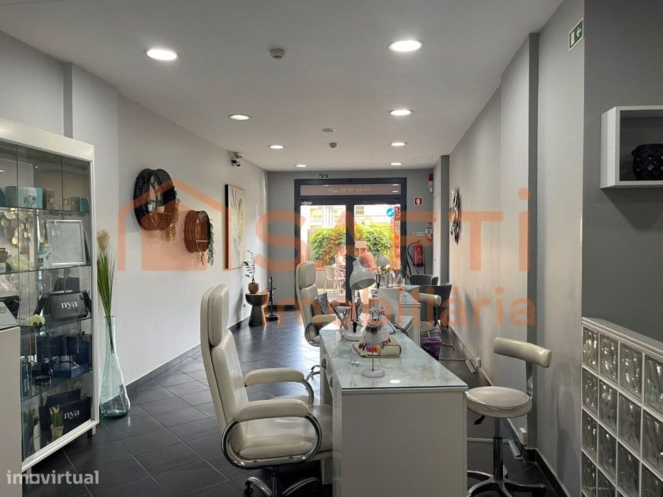 Venda Local Comercial En São Martinho - Funchal