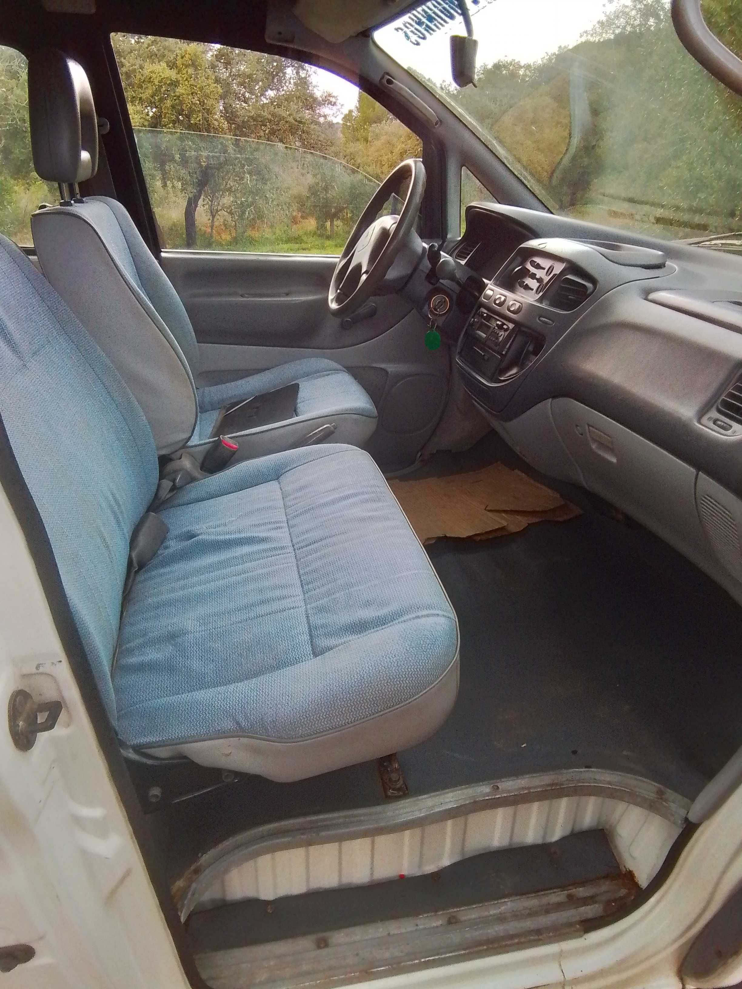 Mithubichi L400 9  lugares