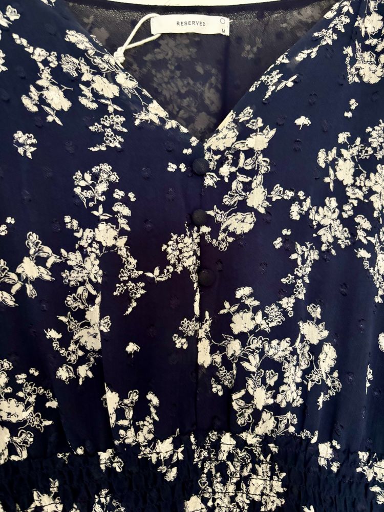 Wzorzysta granatowa sukienka maxi Reserved M