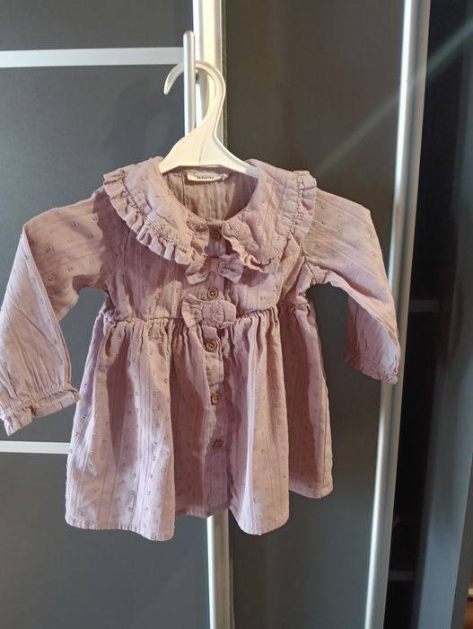 Sprzedam sukienkę niemowlęcą